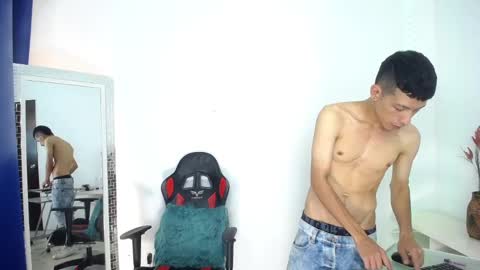 Snapshot of favel_gomez7 chatting on December 21, 7:27 pm Favel Gomez online show from December 21, 7:27 pm