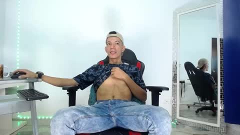 Snapshot of favel_gomez7 chatting on December 28, 1:28 pm Favel Gomez online show from December 28, 1:28 pm