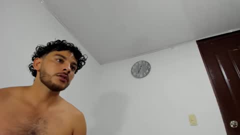 favid95 online show from December 11, 5:32 am