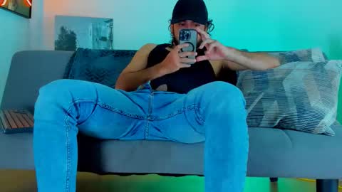 favid95 online show from October 16, 4:52 pm