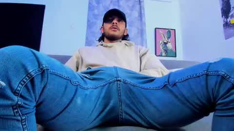 favid95 online show from February 2, 10:41 pm