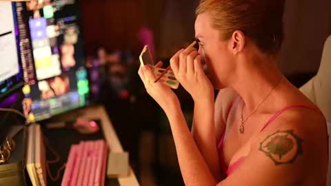 Faye Holloway online show from September 21, 2:46 am