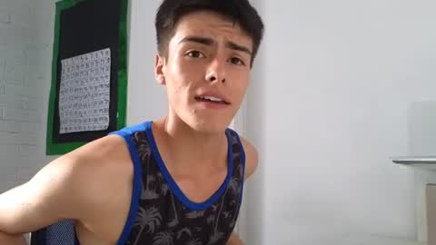 Snapshot of feeenti_dream chatting on July 23, 9:35 pm feeenti_dream online show from July 23, 9:35 pm