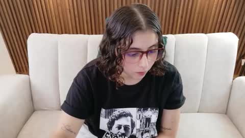 Feelena online show from February 6, 6:22 pm