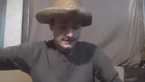 Snapshot of feelingverynaughty chatting on December 20, 6:24 pm ask me online show from December 20, 6:24 pm