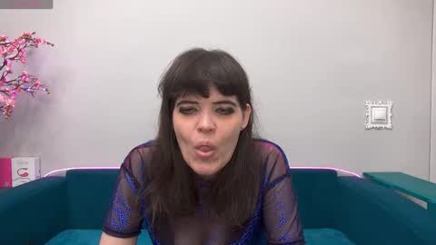 Snapshot of feelsgoodwoman chatting on May 3, 8:53 am Laura online show from May 3, 8:53 am