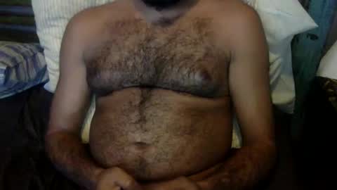 Snapshot of feetlover1888386 chatting on February 6, 10:40 am HairyBrownGuy online show from February 6, 10:40 am
