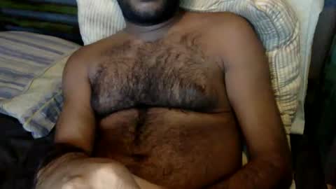 Snapshot of feetlover1888386 chatting on February 20, 10:05 am HairyBrownGuy online show from February 20, 10:05 am