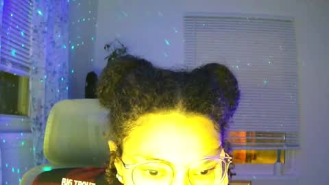 Snapshot of feetnymph chatting on January 20, 2:01 am Soley online show from January 20, 2:01 am