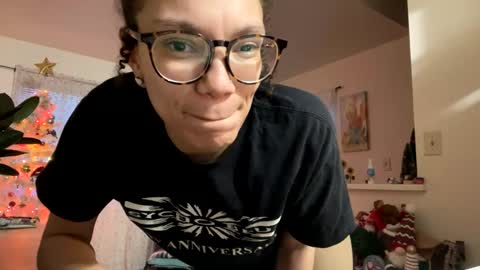 Snapshot of feetnymph chatting on February 3, 10:54 pm Soley online show from February 3, 10:54 pm