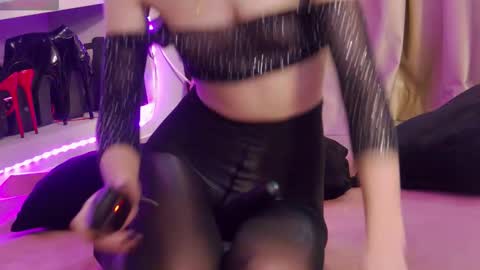 FeetVibe online show from October 10, 8:02 am