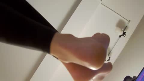 FeetVibe online show from November 5, 12:05 pm