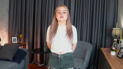 Snapshot of felicitasvanruler chatting on June 7, 2:37 am Rede online show from June 7, 2:37 am