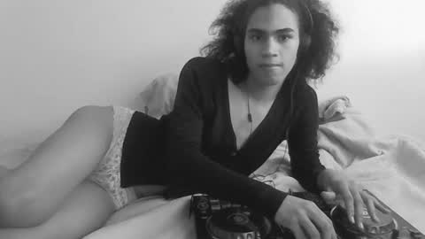 FELINE online show from November 5, 10:10 pm