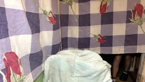 Lola online show from April 7, 9:04 pm