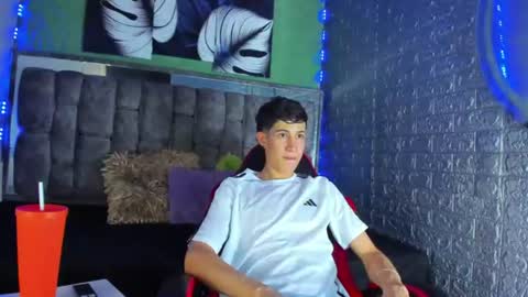 Snapshot of felipe_fiire chatting on June 14, 7:49 pm felipe fiire online show from June 14, 7:49 pm