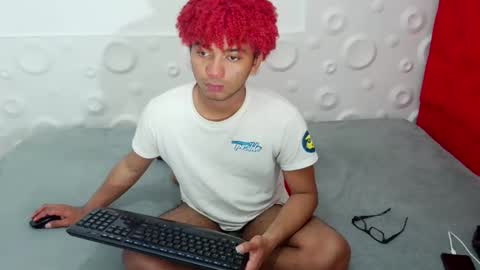 Snapshot of felipecams chatting on December 3, 2:08 am andres felipe benitez online show from December 3, 2:08 am