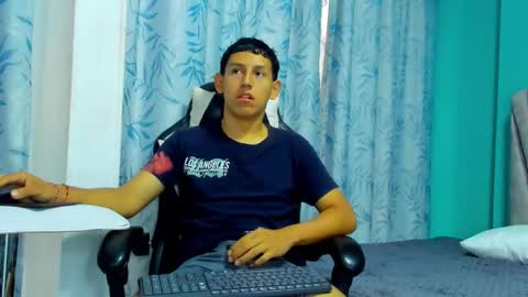 felipehot_gonzales online show from September 28, 12:43 pm