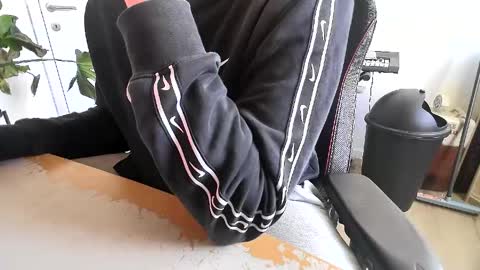 Snapshot of fem_alice_louis_dom chatting on April 28, 9:14 am fem_alice_louis_dom online show from April 28, 9:14 am