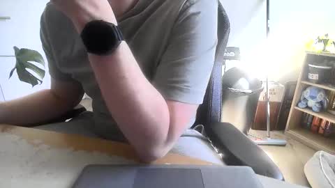 Snapshot of fem_alice_louis_dom chatting on April 29, 1:37 pm fem_alice_louis_dom online show from April 29, 1:37 pm
