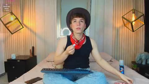 Snapshot of femboy_max chatting on October 11, 12:58 pm Femboy Max online show from October 11, 12:58 pm