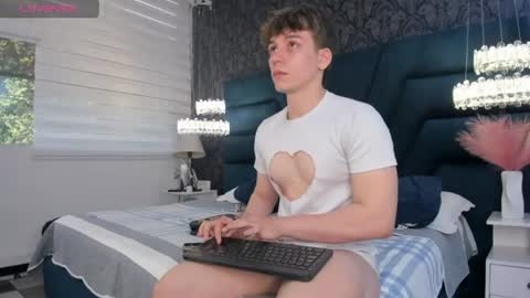 Femboy Max online show from June 19, 11:36 am
