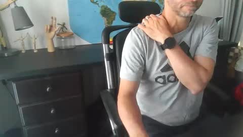 Snapshot of femdomsubby chatting on February 7, 2:15 am femdomsubby online show from February 7, 2:15 am