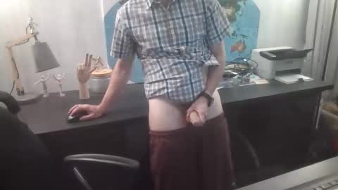 Snapshot of femdomsubby chatting on March 17, 8:39 am femdomsubby online show from March 17, 8:39 am