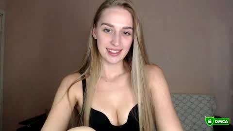 Snapshot of femkedejager chatting on June 2, 8:11 pm Femke online show from June 2, 8:11 pm