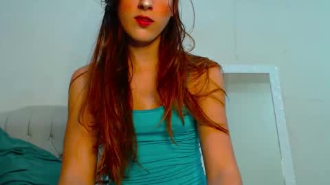 Snapshot of femmeangel chatting on June 1, 1:40 am Alice online show from June 1, 1:40 am