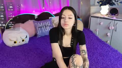 Fenilea online show from December 3, 6:10 am