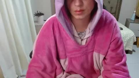 Snapshot of fenix_11_ chatting on July 10, 5:12 am Alejandra online show from July 10, 5:12 am