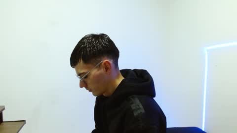 FeniXtream online show from January 3, 1:03 pm