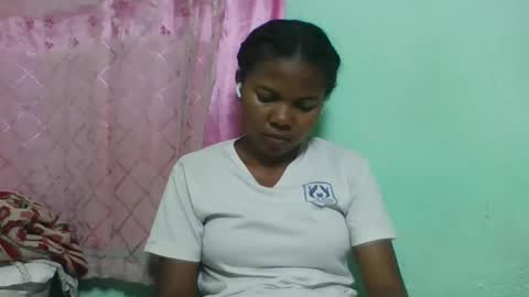 Snapshot of fenou122745 chatting on February 9, 6:23 pm fenou122745 online show from February 9, 6:23 pm