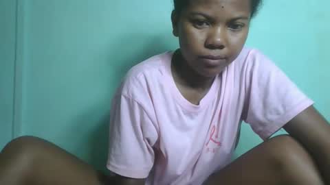 Snapshot of fenou122745 chatting on February 17, 5:48 am fenou122745 online show from February 17, 5:48 am