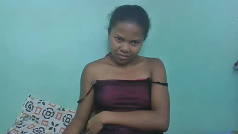 Snapshot of fenou122745 chatting on February 25, 8:24 am fenou122745 online show from February 25, 8:24 am