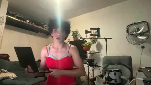 Snapshot of fer92400 chatting on May 28, 9:39 am fer92400 online show from May 28, 9:39 am