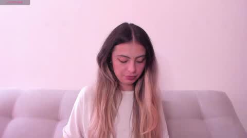 Snapshot of fernanda_aaa chatting on June 3, 4:45 pm fernanda online show from June 3, 4:45 pm