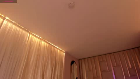 Snapshot of fernandax1_ chatting on January 15, 12:41 am FER online show from January 15, 12:41 am