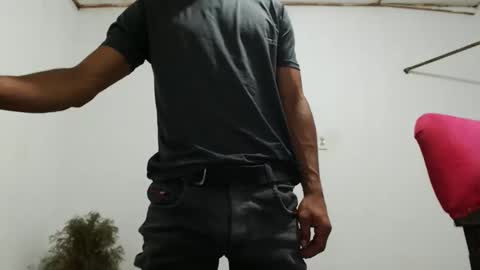 fernandez_latinblack online show from January 3, 9:05 pm