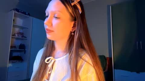 Alice online show from October 15, 7:58 pm