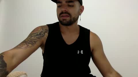 Snapshot of ferpaisa2024 chatting on December 7, 1:03 am insta ferxx1210 Fercho online show from December 7, 1:03 am