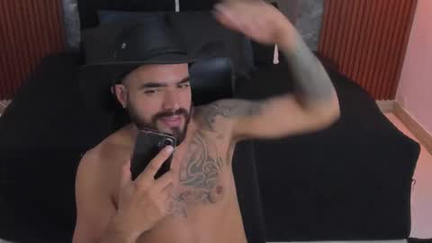 Snapshot of ferpaisa2024 chatting on October 30, 2:02 am insta ferxx1210 Fercho online show from October 30, 2:02 am