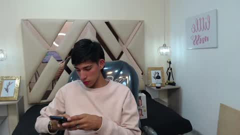 FER PHOENIX online show from February 5, 3:23 am