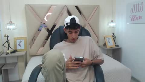 FER PHOENIX online show from March 6, 3:35 am