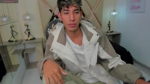 FER PHOENIX online show from October 15, 4:01 am