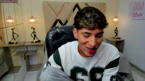 Snapshot of ferphoenix_ chatting on February 7, 4:16 am FER PHOENIX online show from February 7, 4:16 am