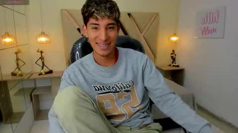 Snapshot of ferphoenix_ chatting on March 5, 3:24 am FER PHOENIX online show from March 5, 3:24 am