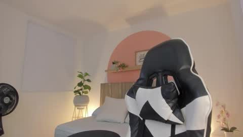 Fer  online show from October 26, 3:01 am