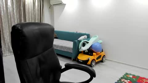 Snapshot of fetishcatalea chatting on June 9, 7:14 pm Catalea DM online show from June 9, 7:14 pm